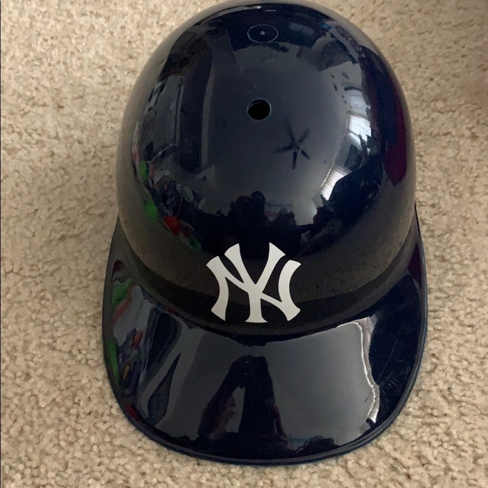 Novelty New York Yankees Plastic Hat.